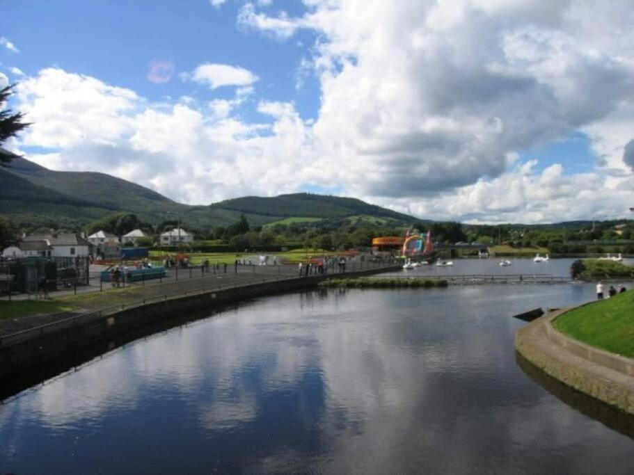 Suitetrails - High Quality 2 Bedroom Town Centre Apartment