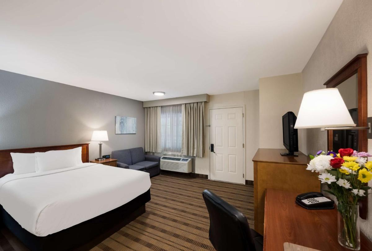 SureStay Plus by Best Western Woodbury Inn - Housity