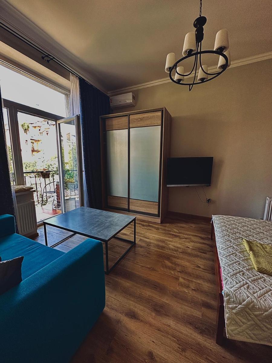 Apart27 - Housity