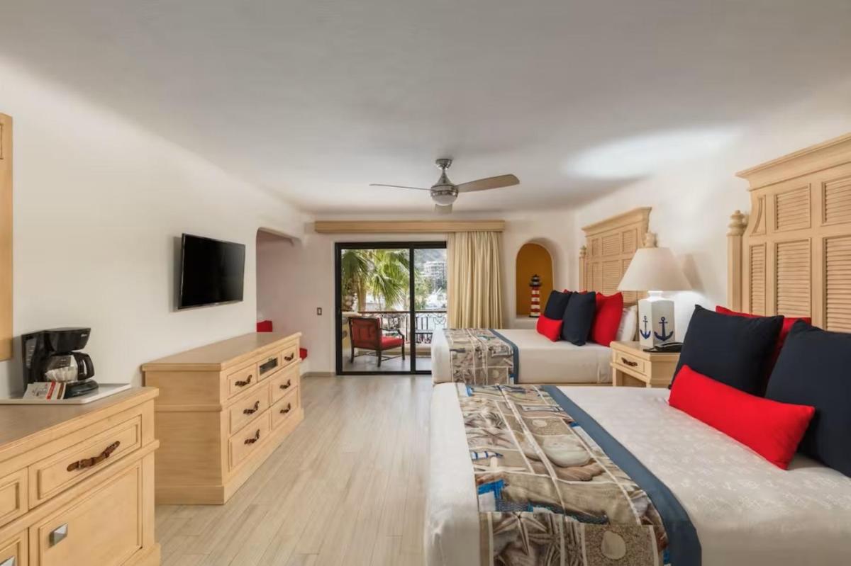 Luxury Studio with Amazing Pools in Cabo - Housity
