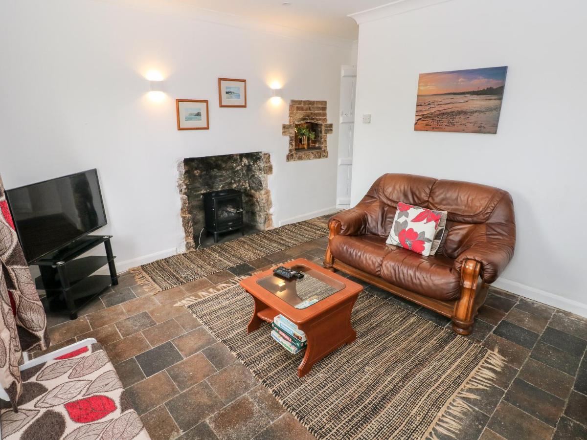 No 2 New Cottages - Housity