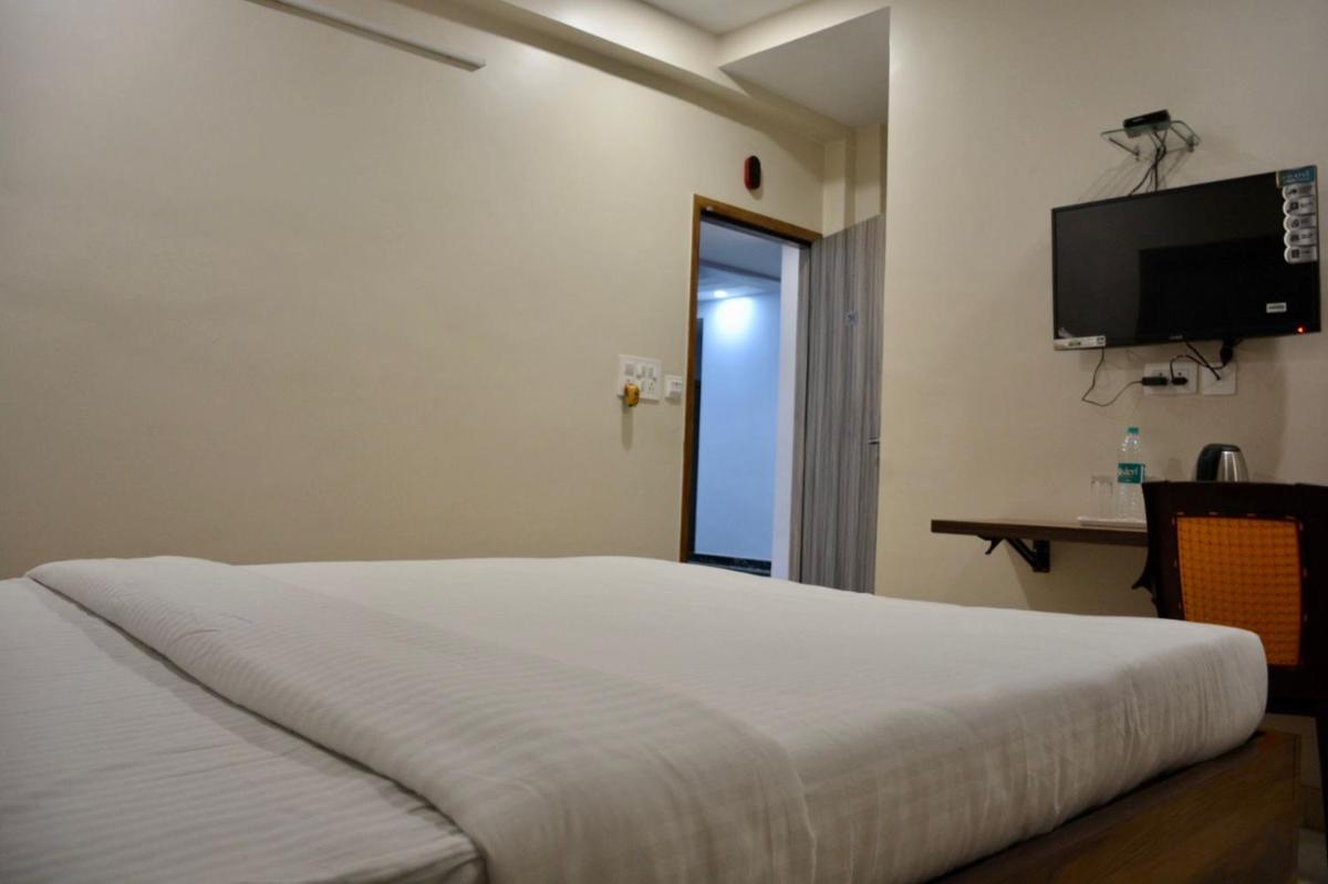 Hotel Royal Residency - Housity