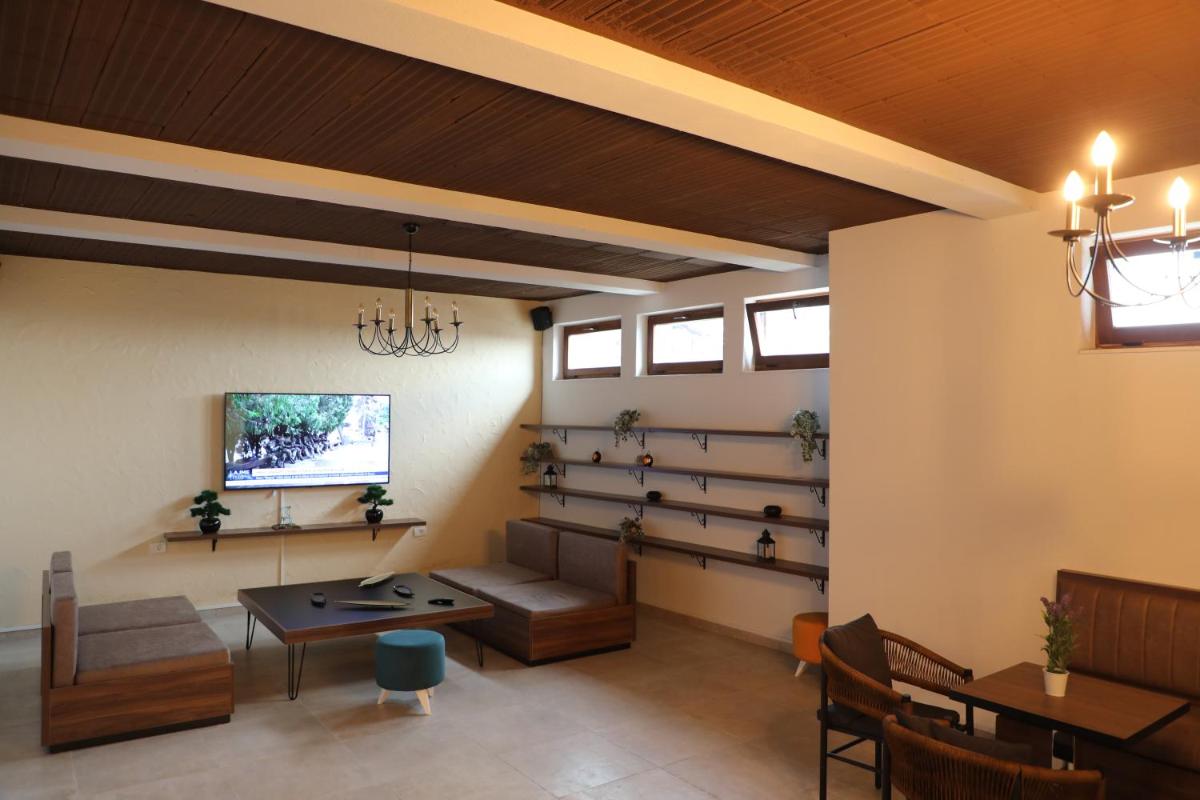 Hotel Hiserra - Housity