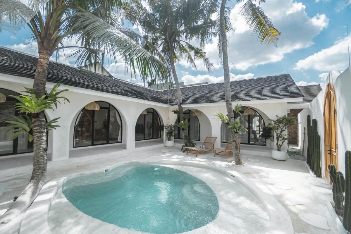 Bohemian Jogja Villas with Private Pool - Housity