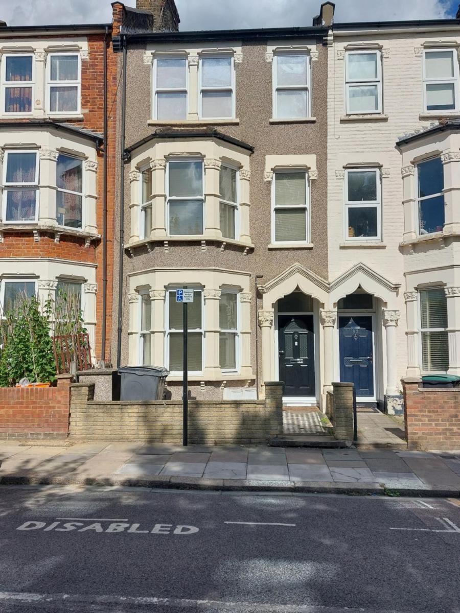 White Hart Lane walking distance Tottenham Hotspur Stadium - Housity