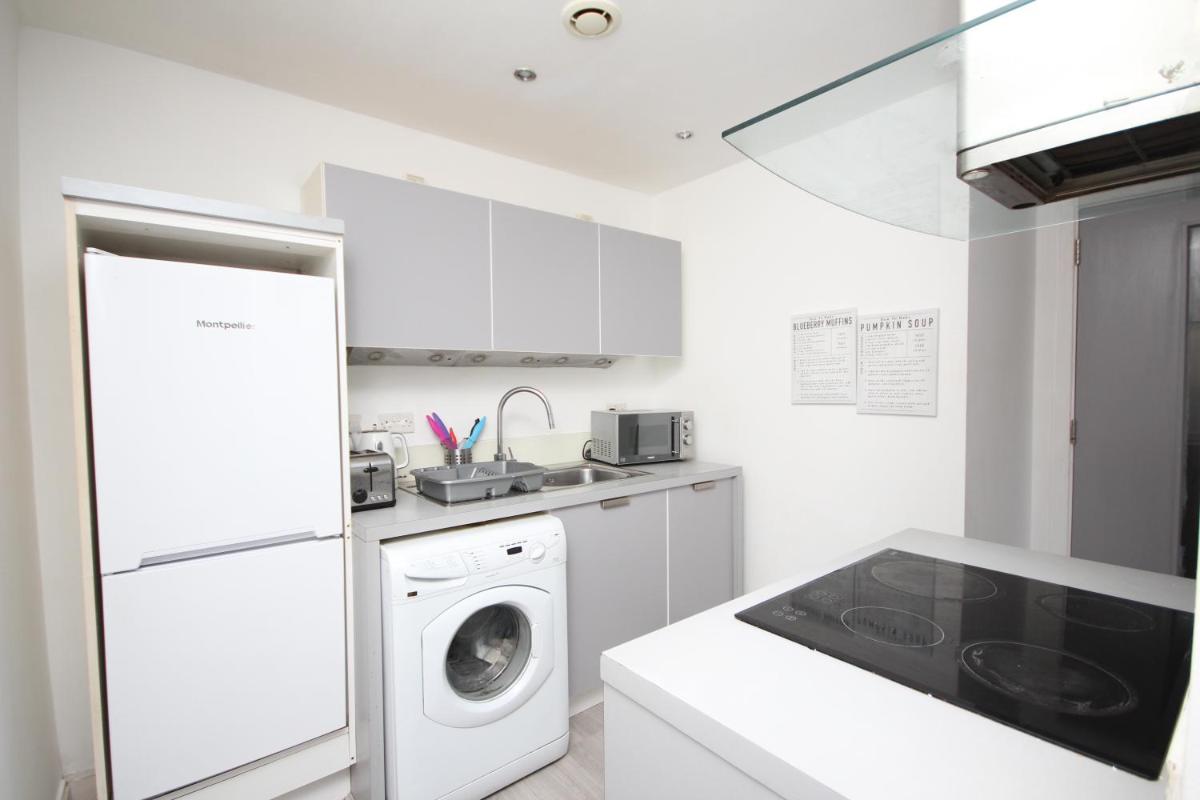 1 Bedroom Apartment, in Birmingham city centre, Chinese quarter - Housity