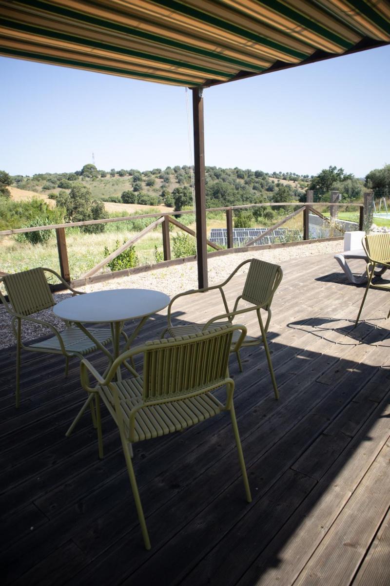 Uma varanda ou terraço em Aires da Serra Hotel