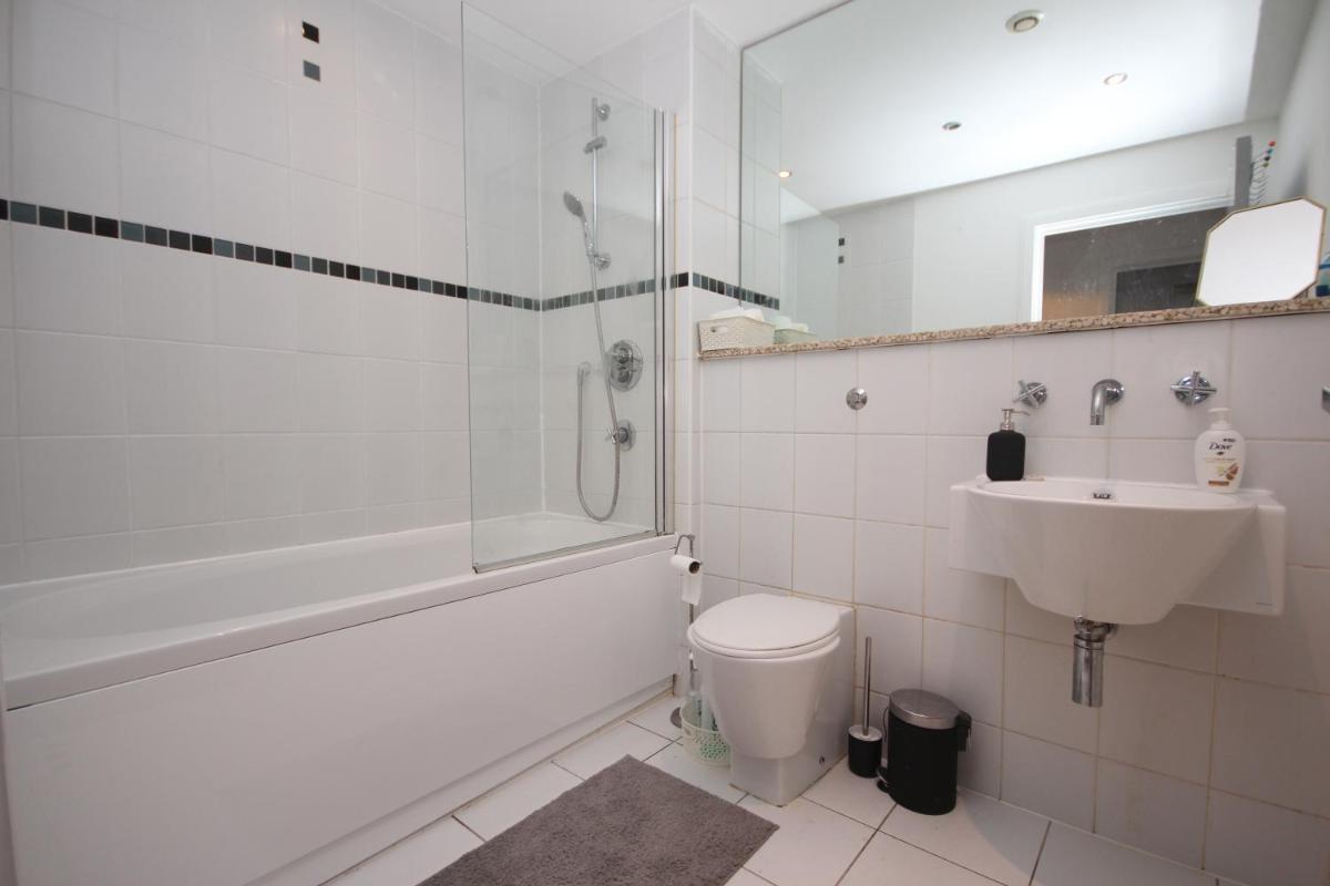 1 Bedroom Apartment, in Birmingham city centre, Chinese quarter - Housity