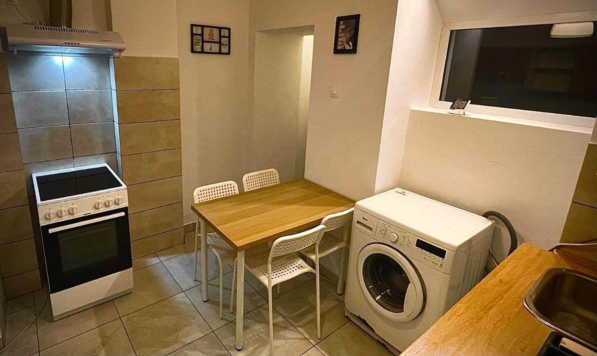Chill House - Housity