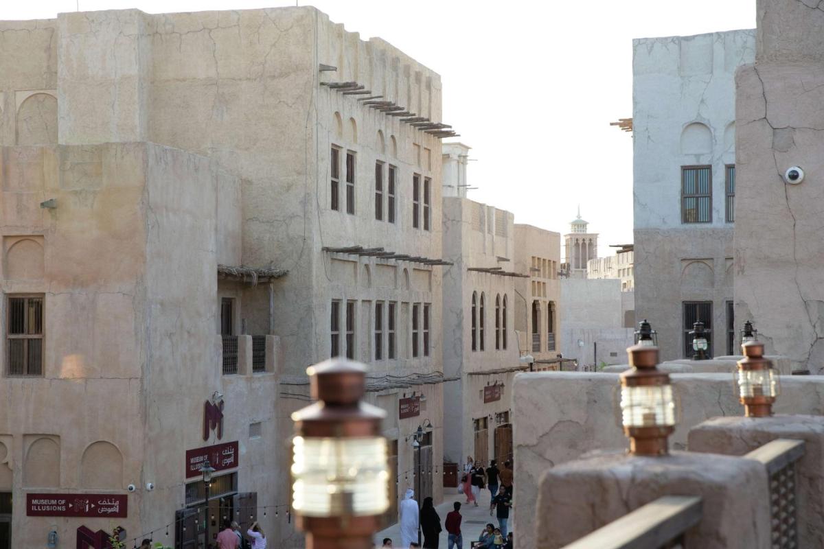 Al Seef Heritage Hotel Dubai, Curio Collection by Hilton - Housity