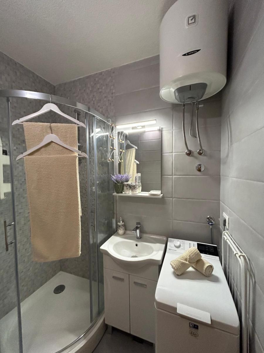 Studio Sunrise - Housity