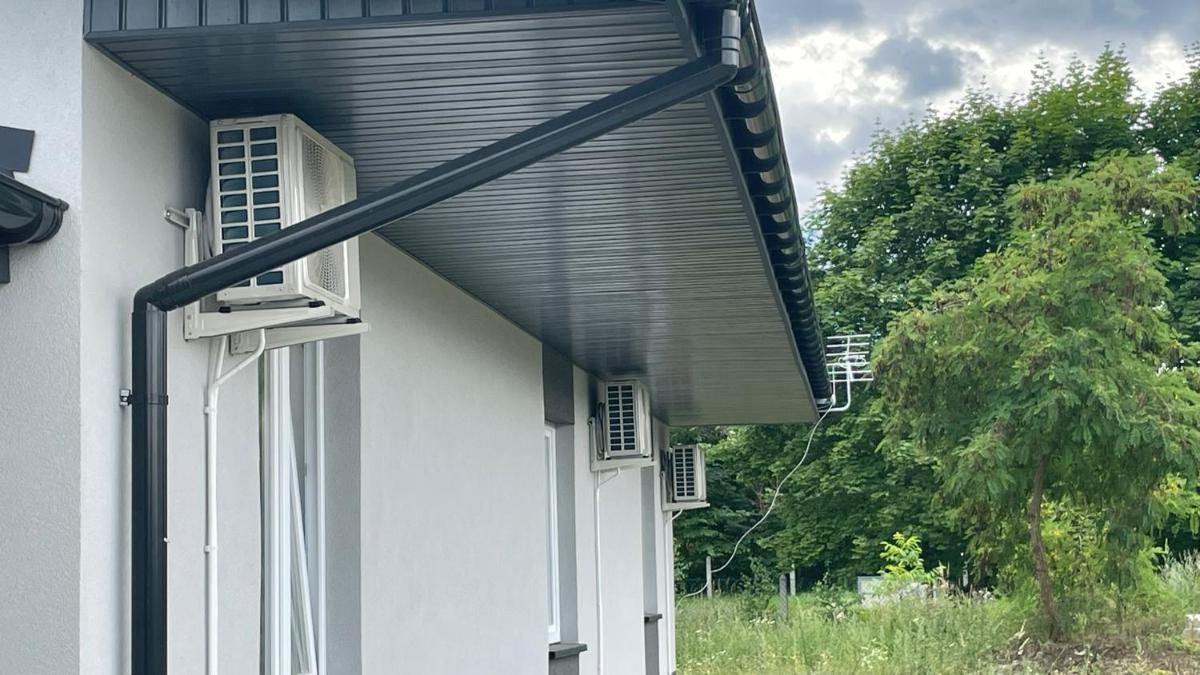 Pawilon Akacjowy przy Pałacu SŁONOWICE - Housity