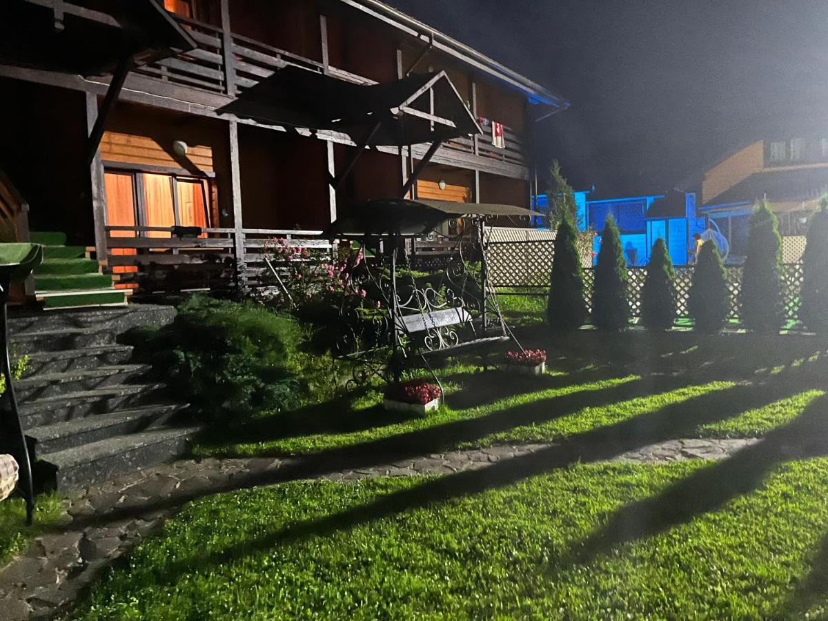 Central Courtyard - Housity