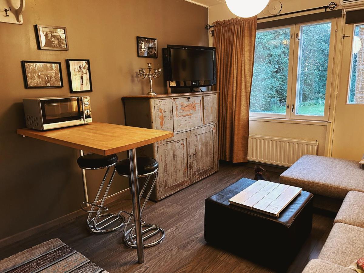 Wanha Koulu Tahko 2h Huone, Sauna, Minikeittiö, Rinteet Spa Ravintola 6km, Sali, Wifi, Lemmikit OK, Edukas - Housity
