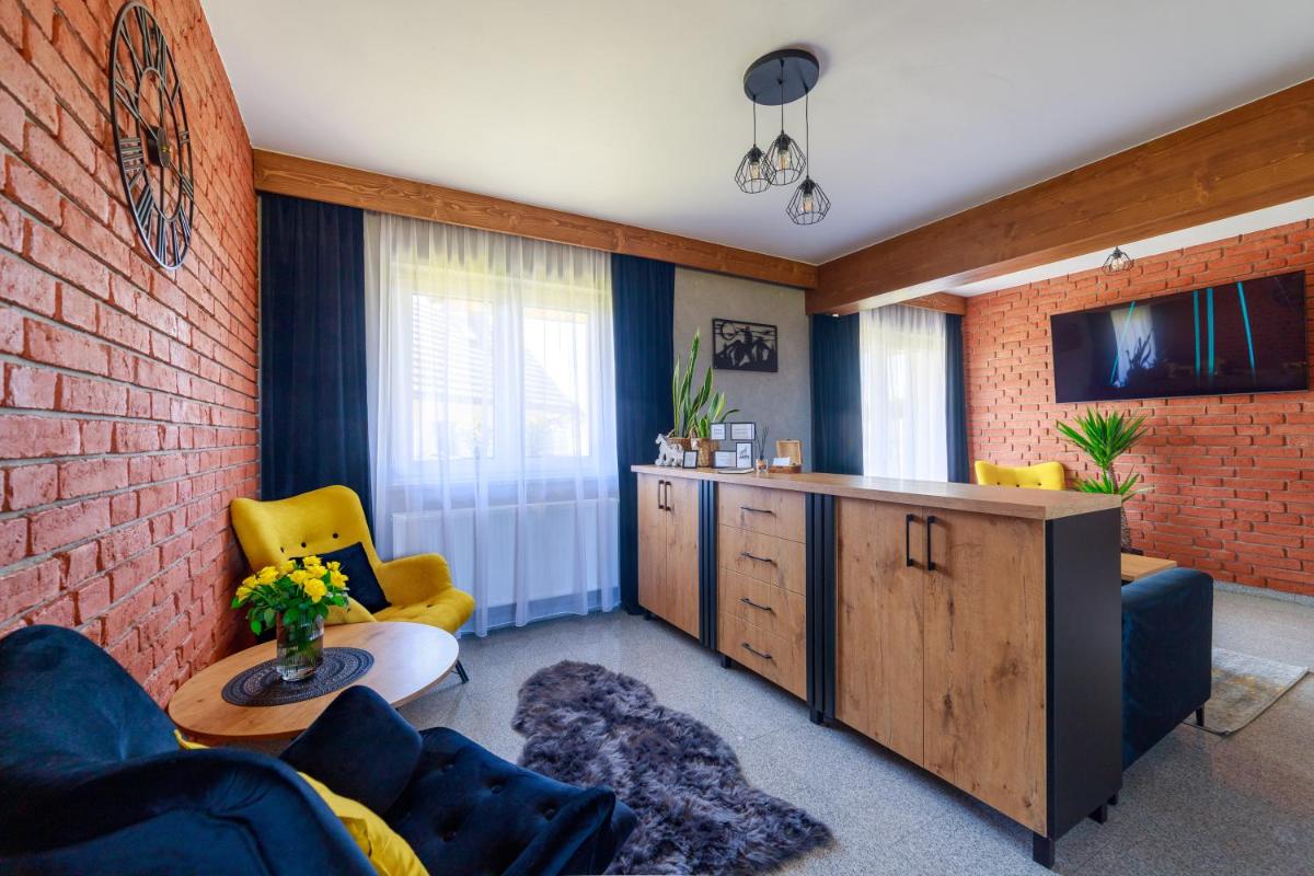 Wolfpack Guest House - Housity
