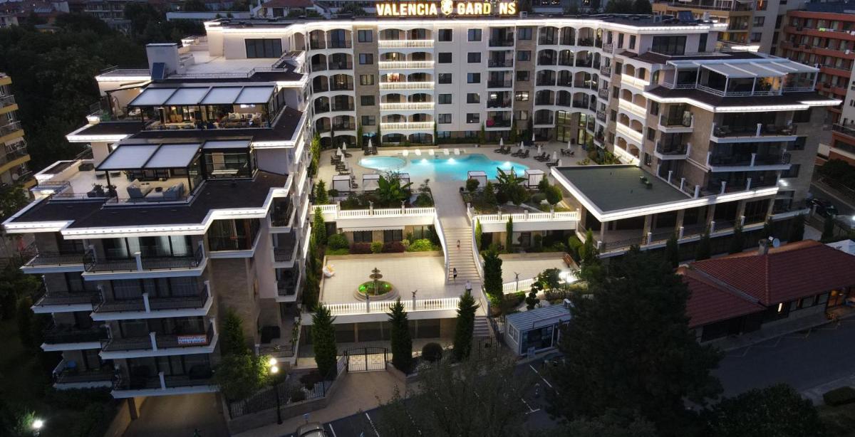 Valencia Gardens Luxury Studios - Housity
