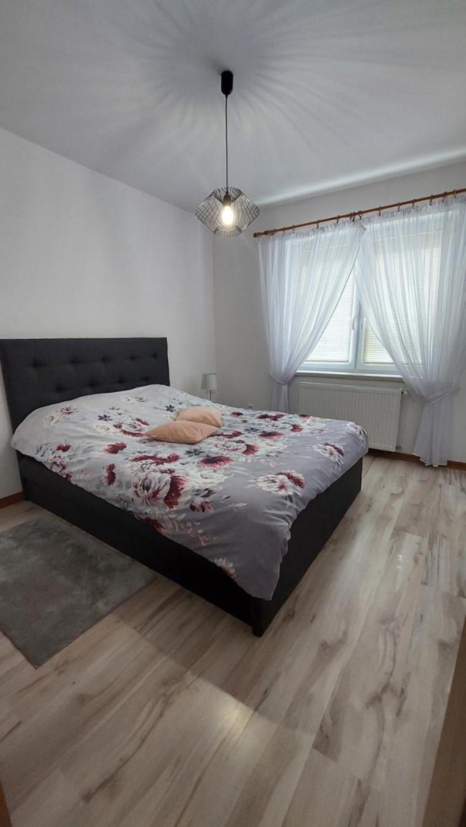 Ranczo u Wróbla - Housity