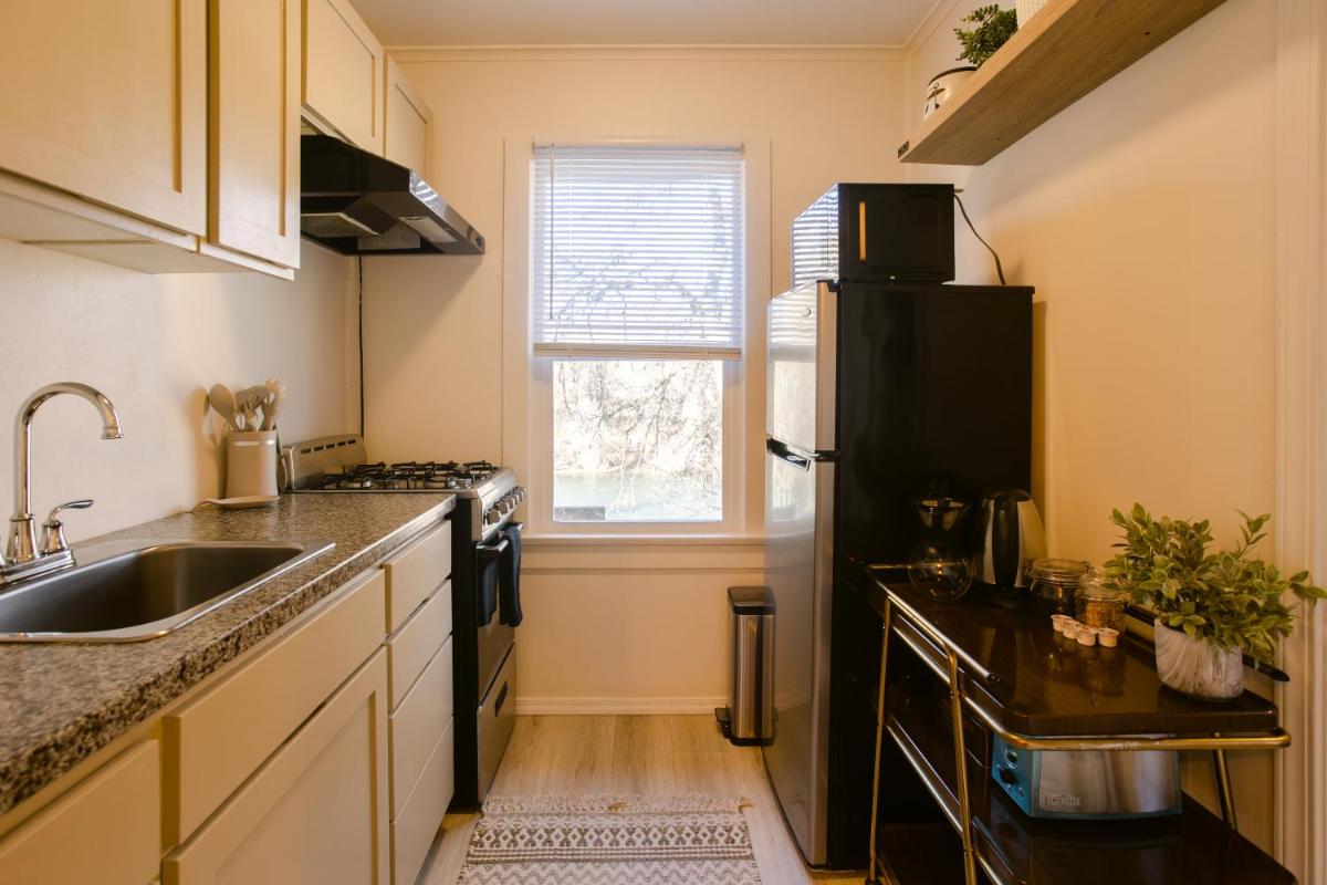 Waterfront River Apartments - Housity