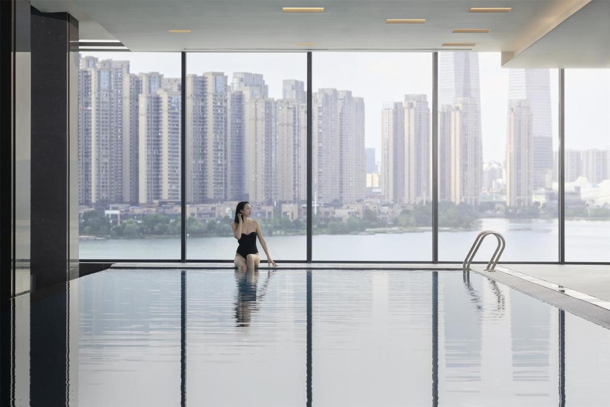 Suitetrails - The Meixi Lake, Changsha Marriott Executive Apartments