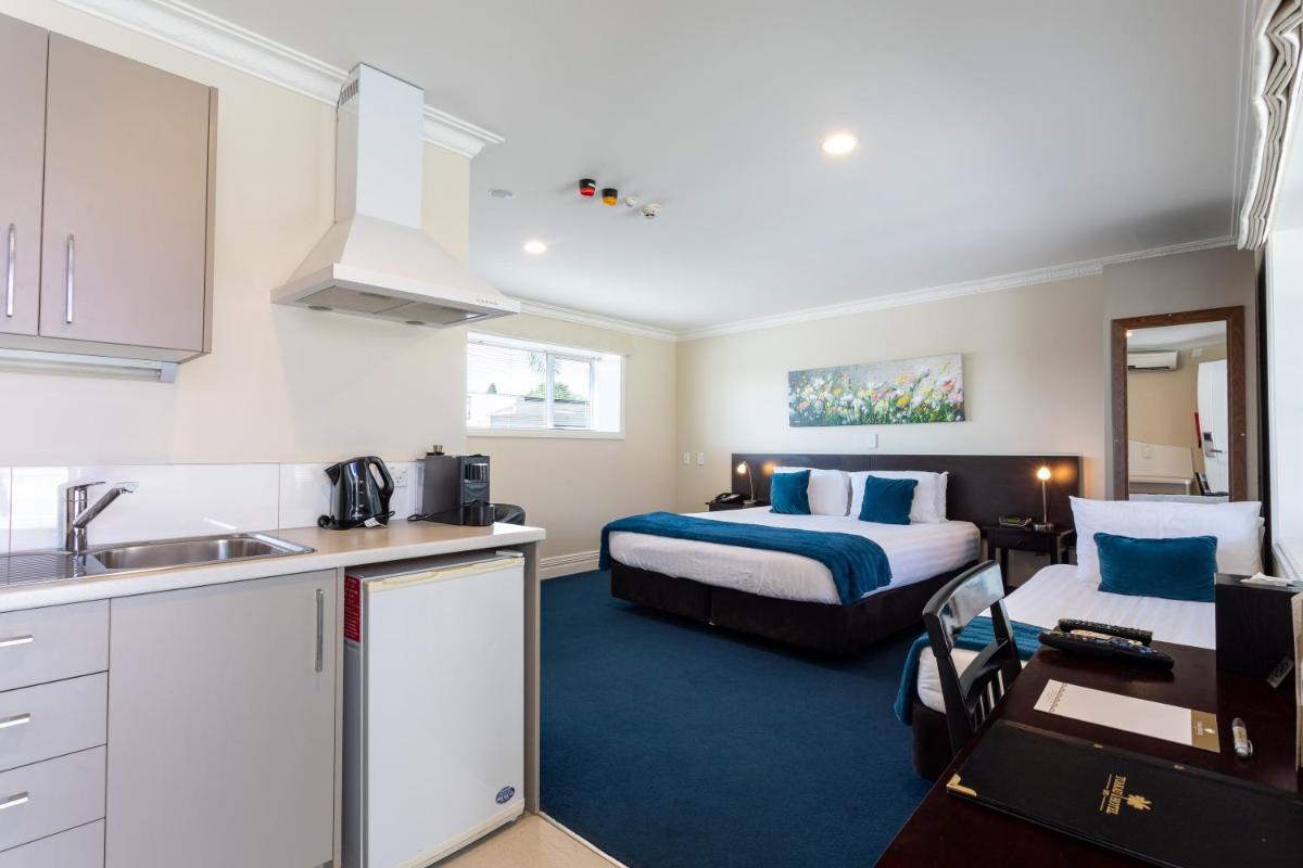 Tuakau Hotel - Housity