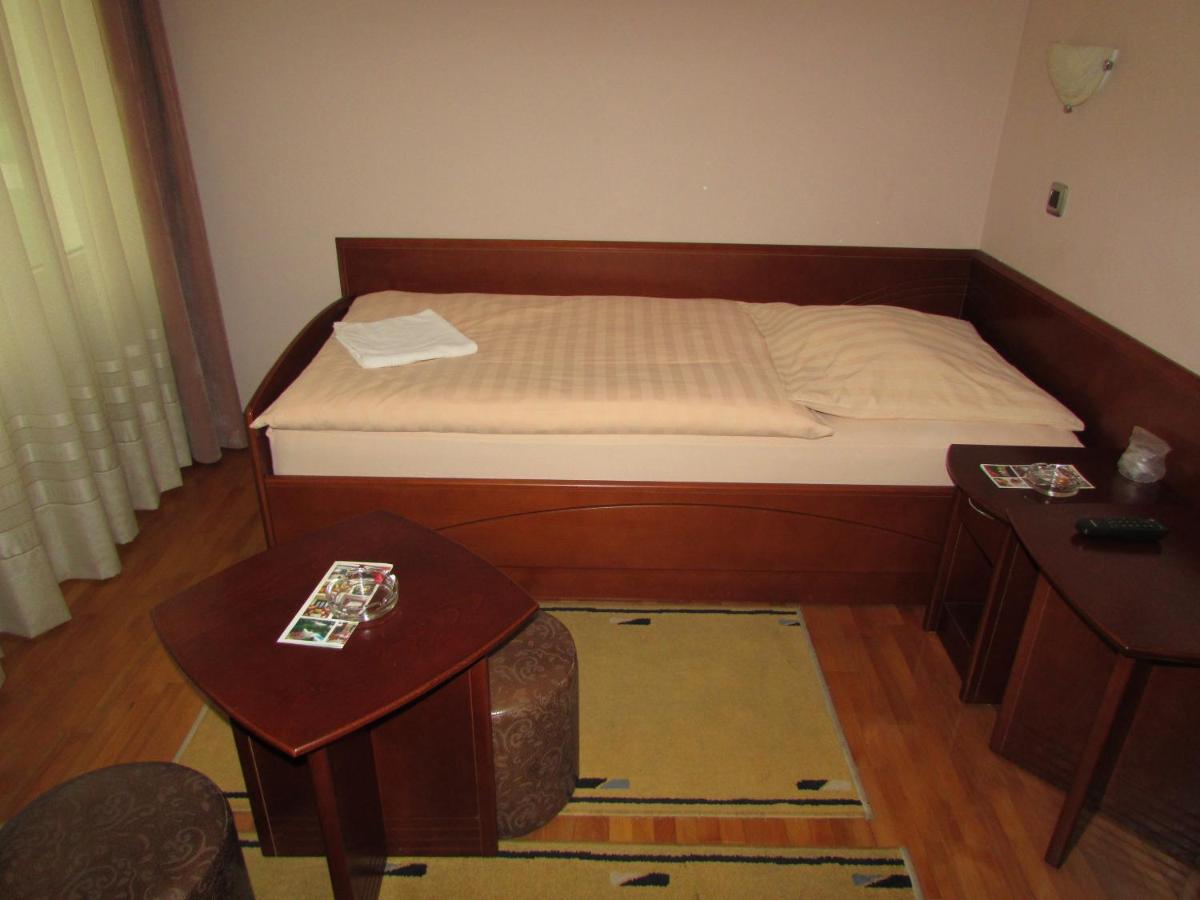 Guest House Vila Lux - Housity