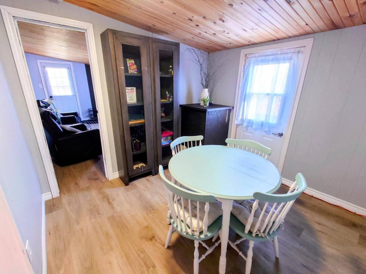 Red Island Cozy Casa - Housity