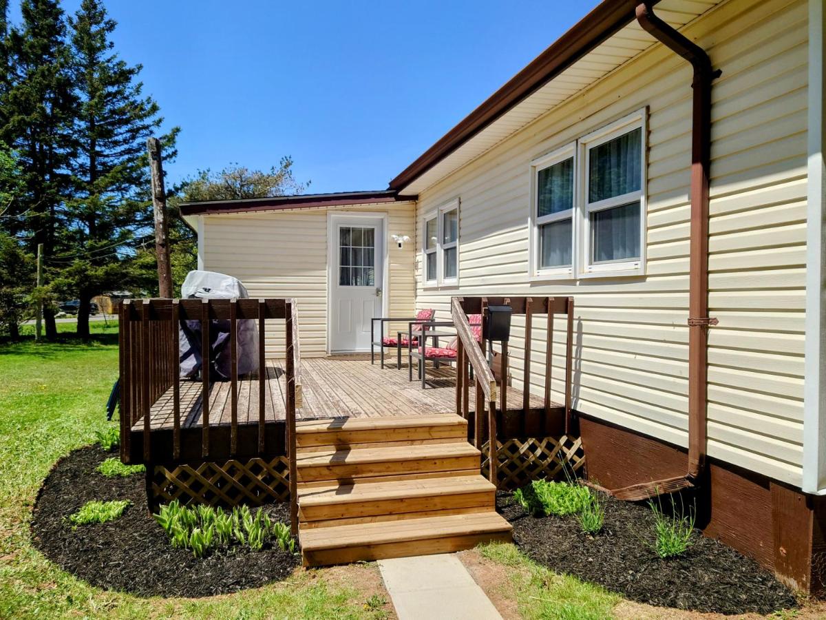 Red Island Cozy Casa - Housity