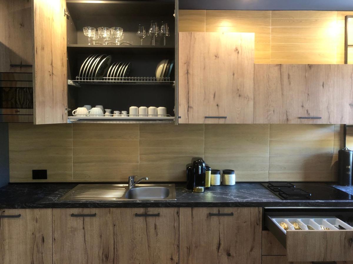 Flart -Boutique Home Shop - Caminia - Housity