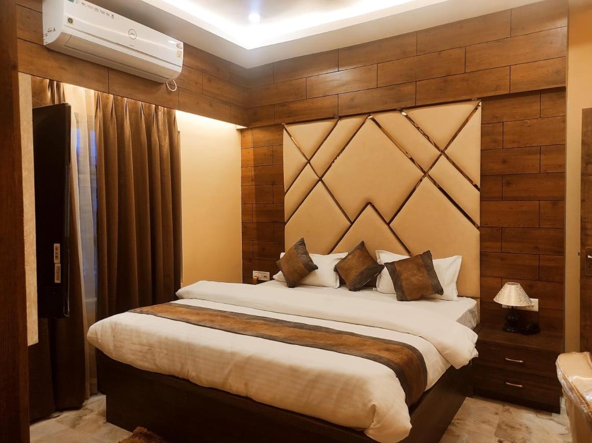 Hotel Friends Palace - Housity