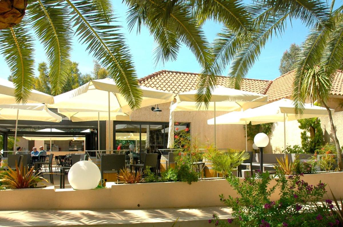 Restaurant ou autre lieu de restauration dans l'établissement Camping La Pinède