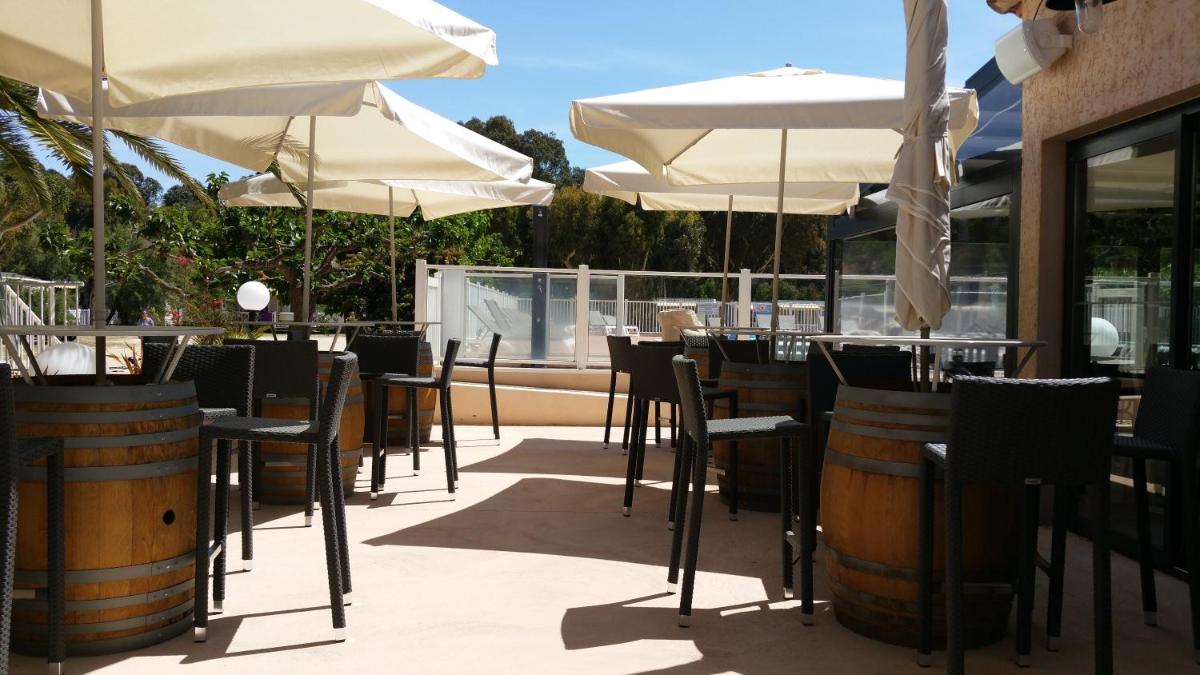 Restaurant ou autre lieu de restauration dans l'établissement Camping La Pinède