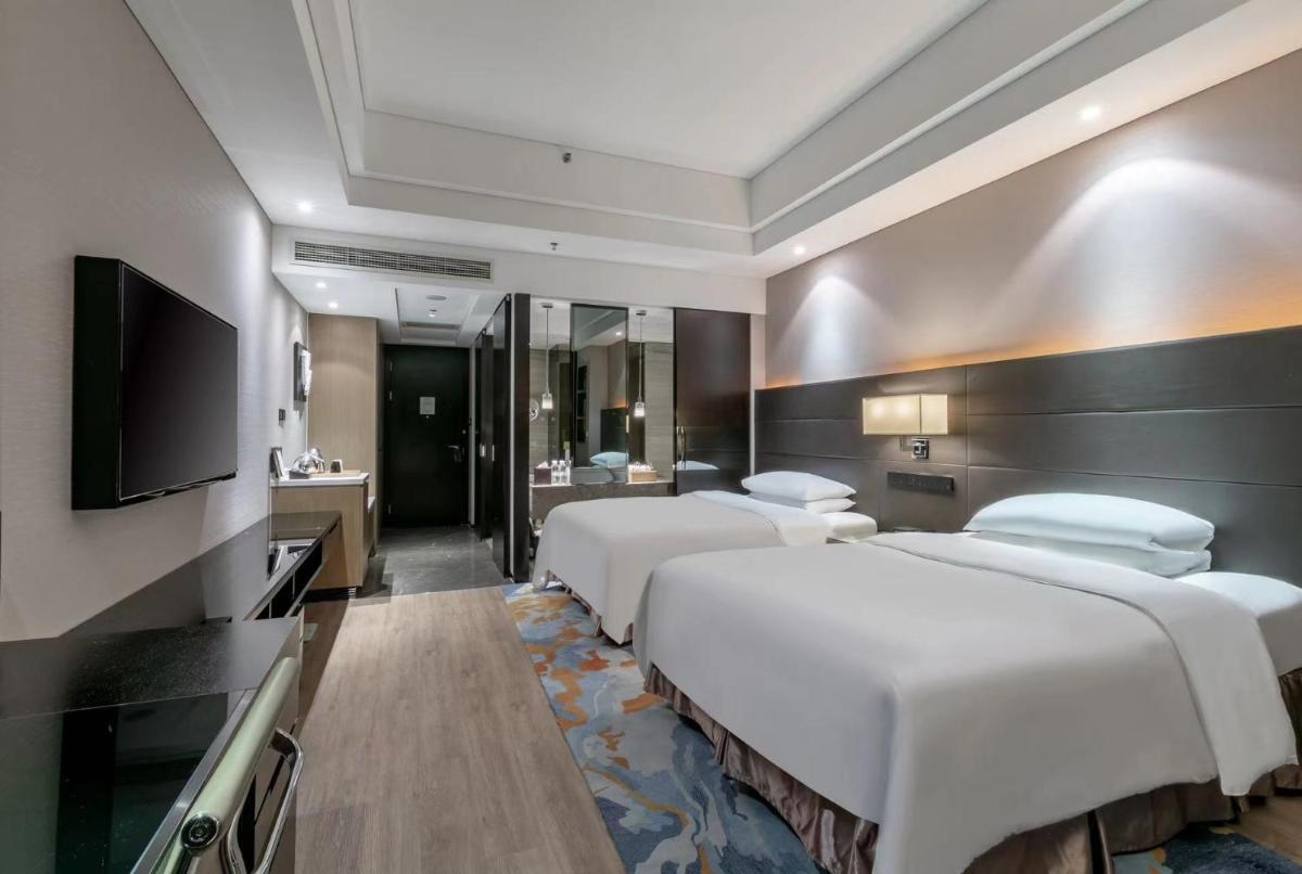 Renaissance Guiyang Hotel - Housity