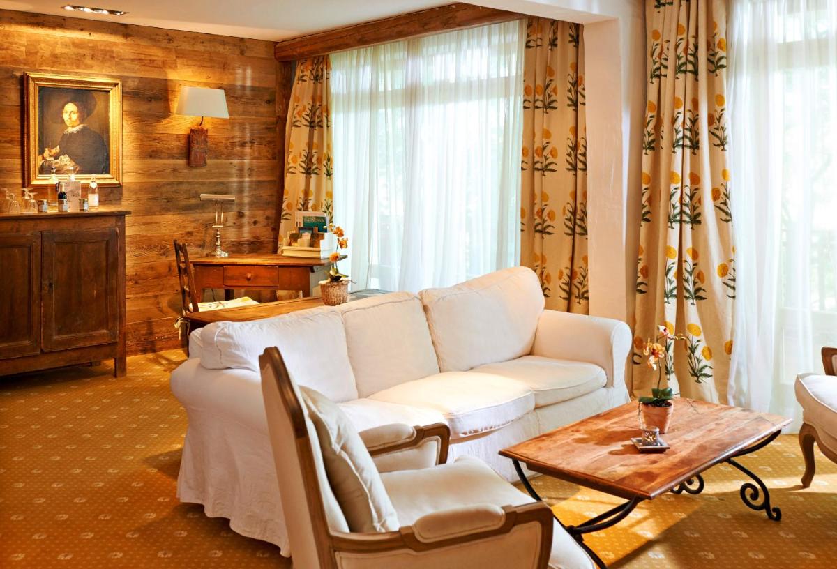 Ein Sitzbereich in der Unterkunft BLEICHE RESORT & SPA