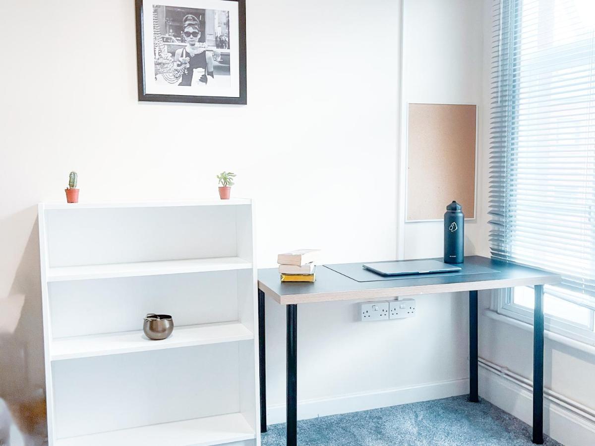 Room in West Midlands - Housity