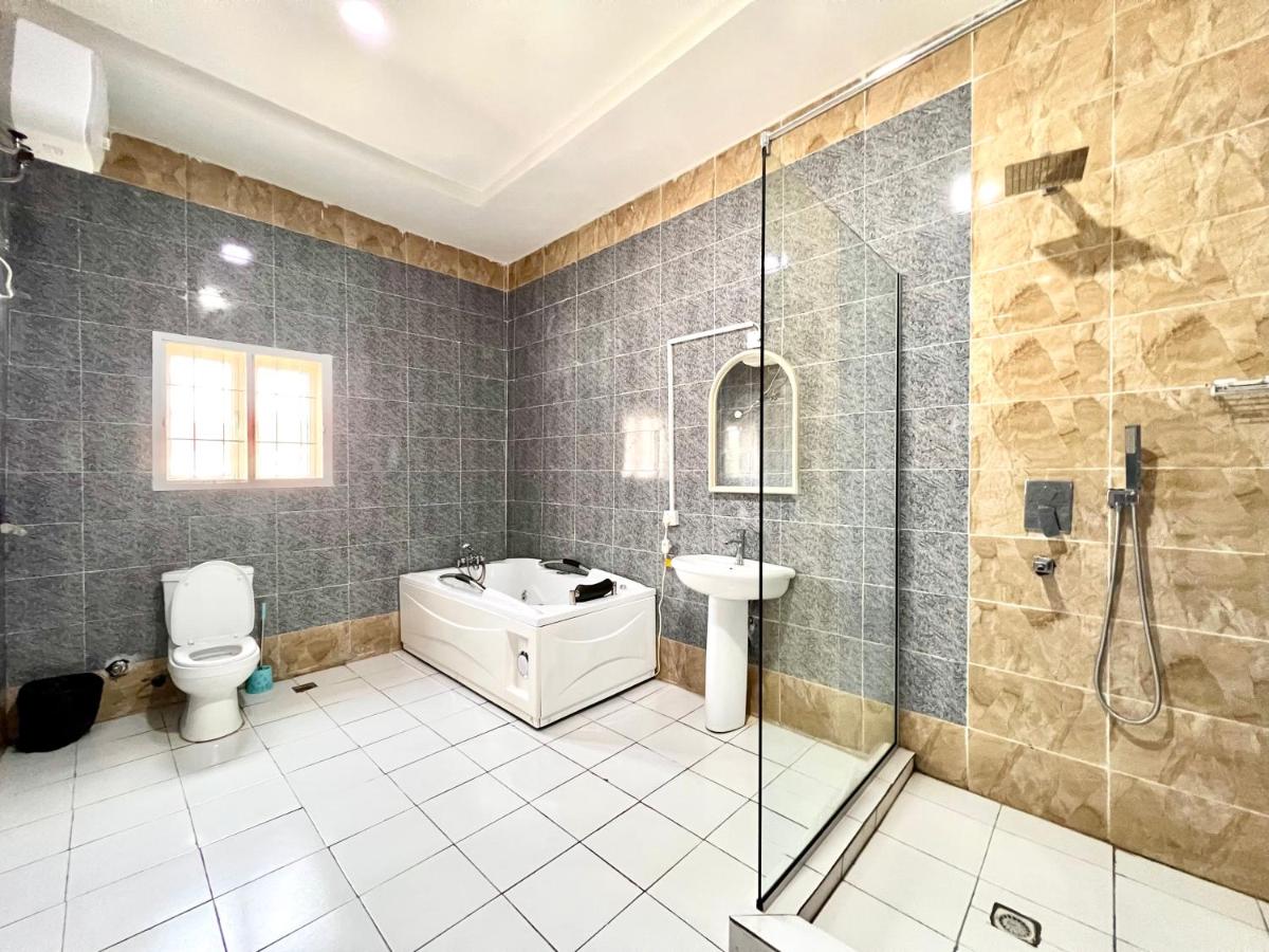 Suitetrails - 24Hrs LIGHT & FREE WIFI, put FURNISHED APARTMENTS on Google & TALK TO US -BQ 20K, 1BEDRM FLAT 30k, 40k, 50k, 60k, PENTHOUSE 50k, 2BEDRM FLATS 60k,90k, 3BEDRM FLAT 70k,90k Per nit