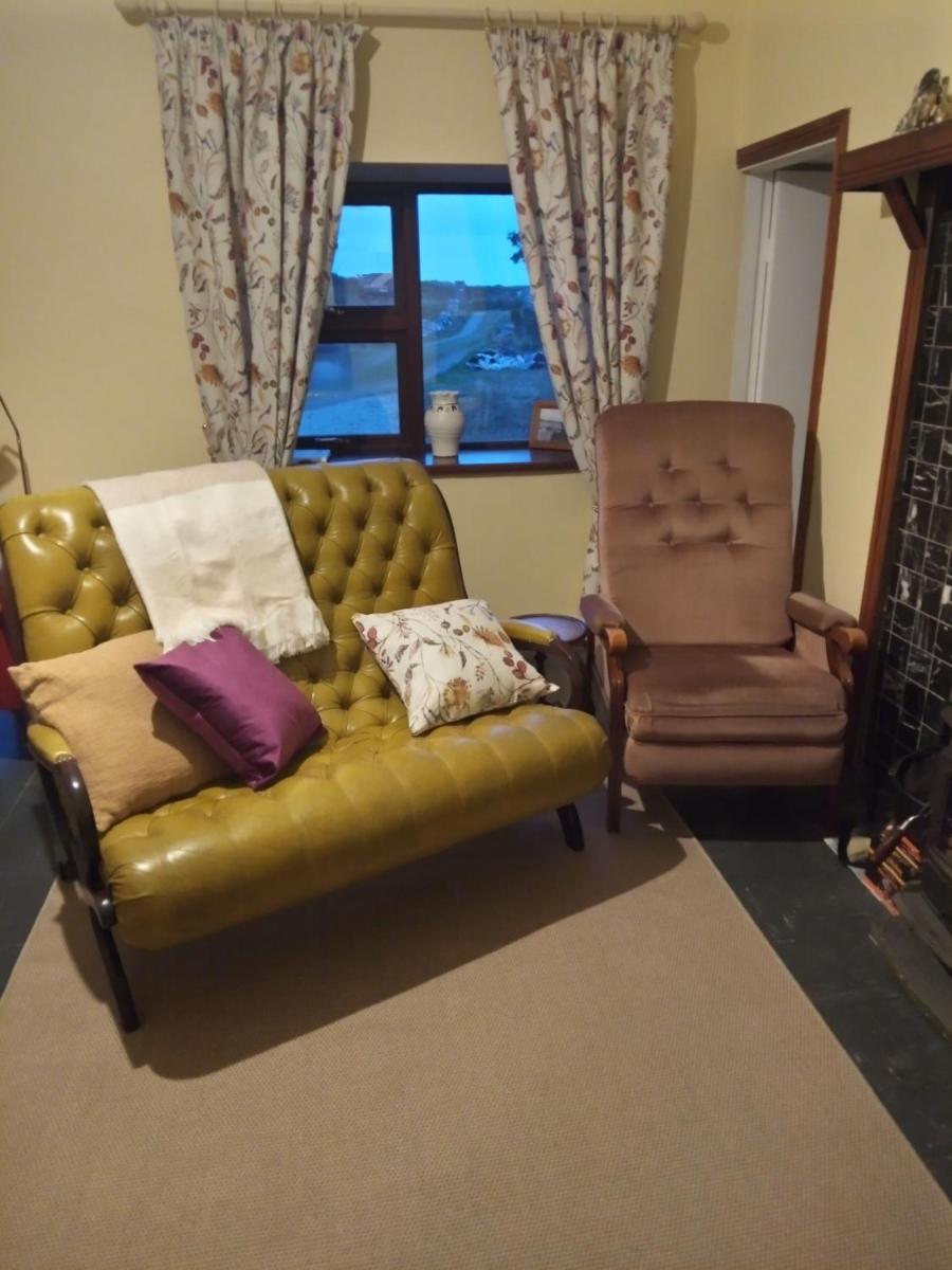 Flaherty Cottage, Ballyconneely - Housity