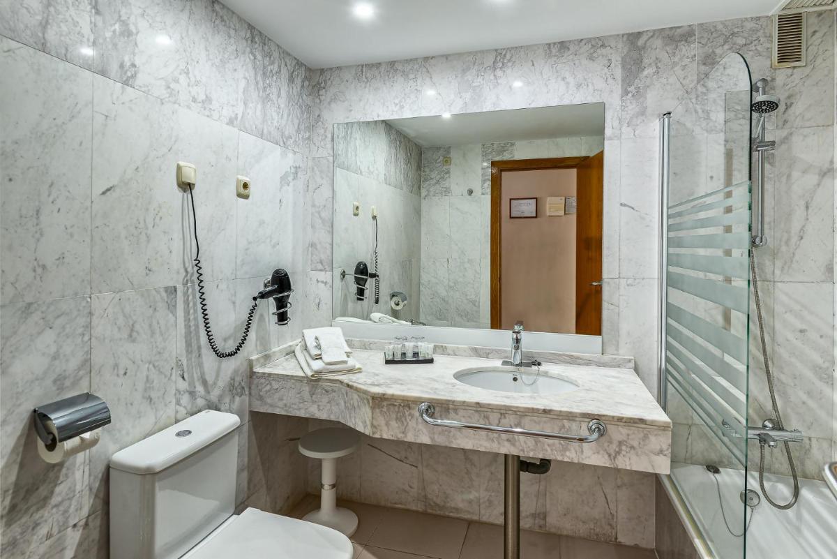 Un baño de Bahía Tropical