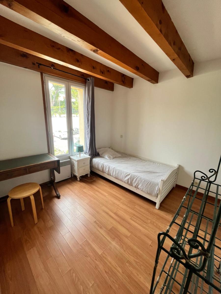 K.N.C.1601 - Housity