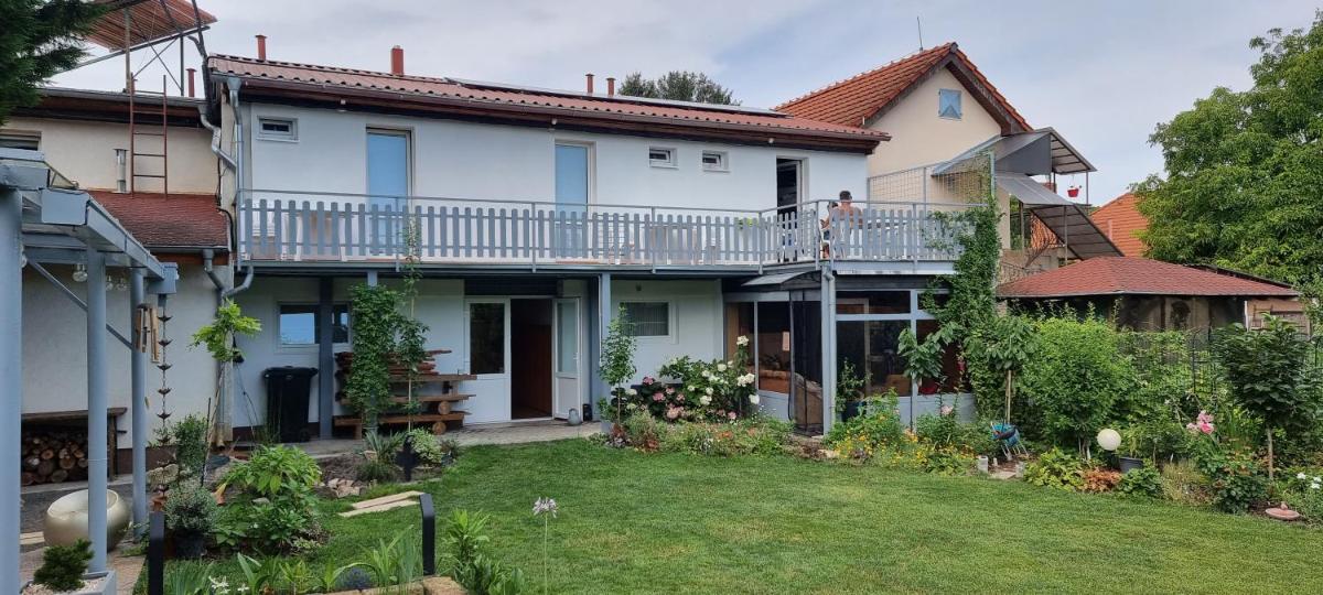 Bolek apartmany - Housity