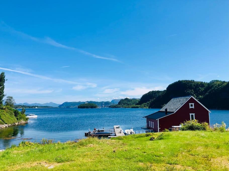 Waterfront Cottage (Fishing Opportunities!) - Housity