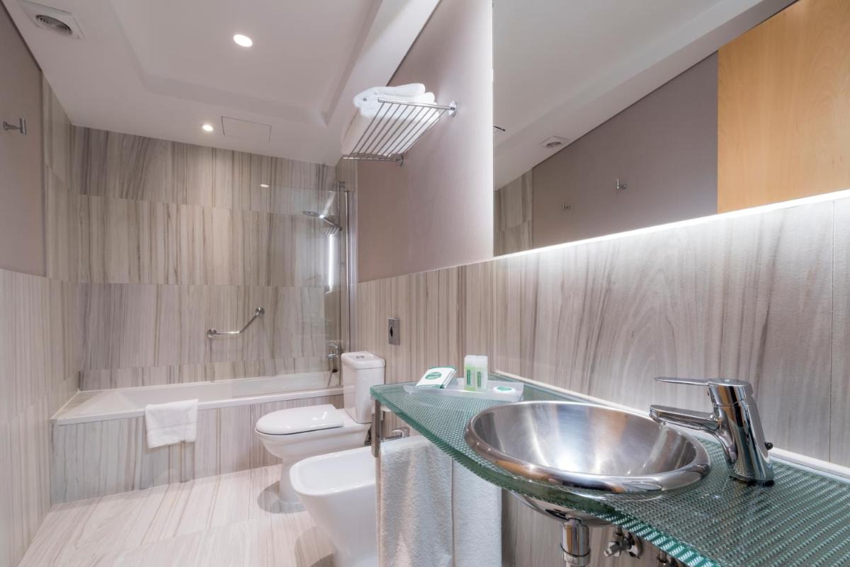 Un baño de Hotel Plaza
