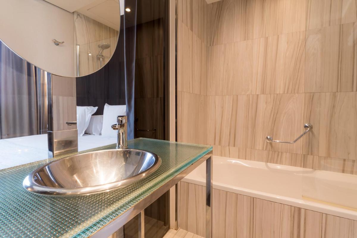 Un baño de Hotel Plaza