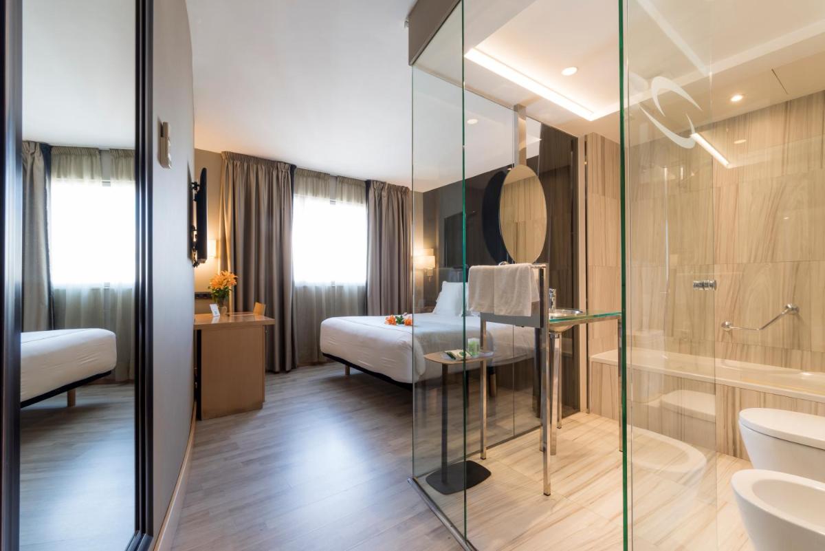 Un baño de Hotel Plaza