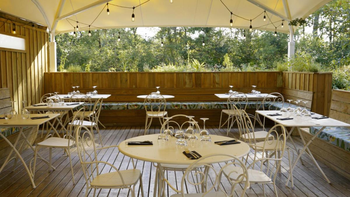 Restaurant ou autre lieu de restauration dans l'établissement Logis Thermal