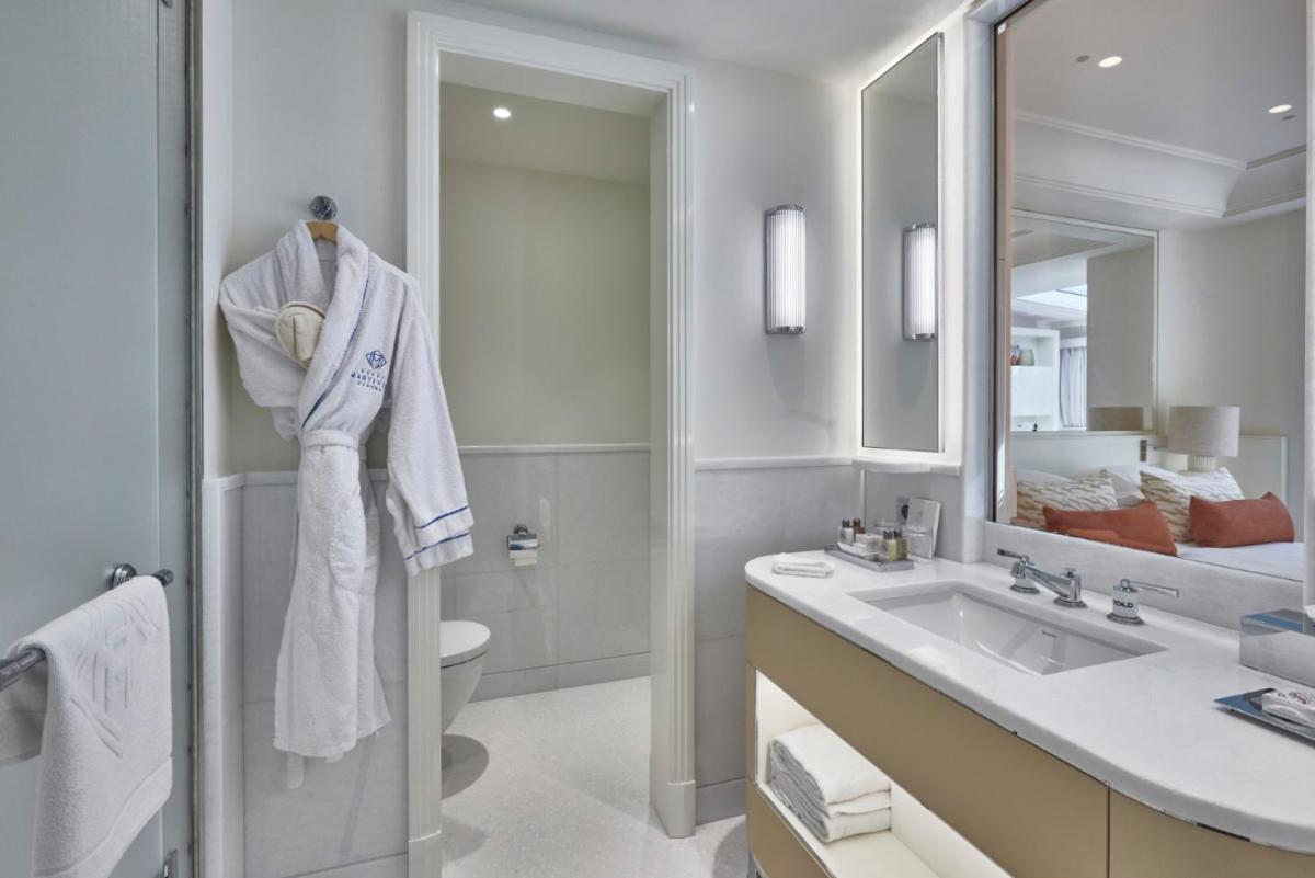 Salle de bains dans l'établissement Hôtel Martinez, in The Unbound Collection by Hyatt