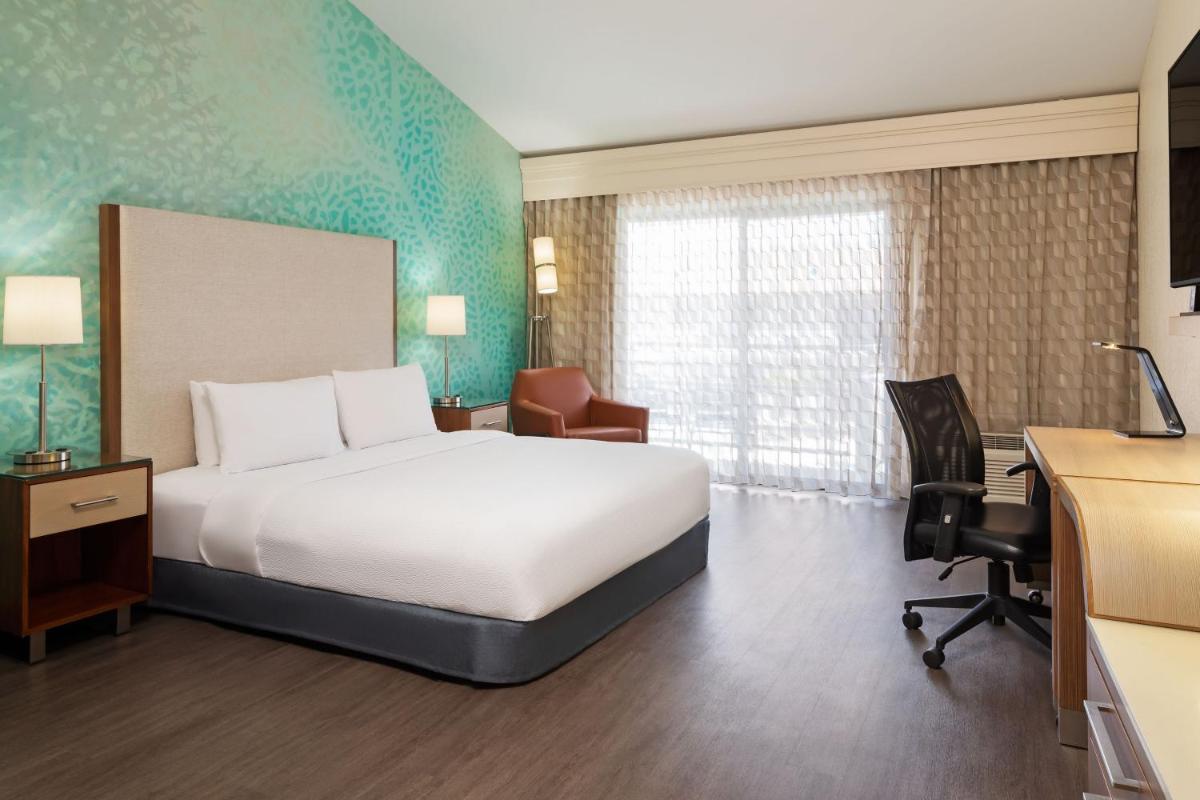 Courtyard by Marriott San Diego Del Mar/Solana Beach - Housity