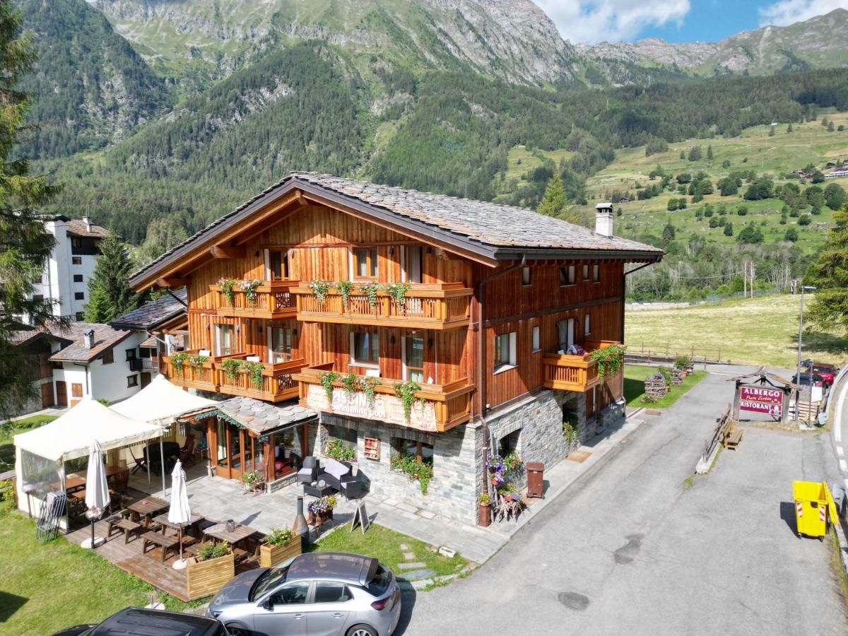 Albergo Punta Zerbion - Housity