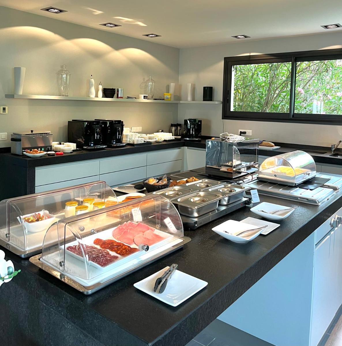 Nourriture dans l'hôtel ou à proximité