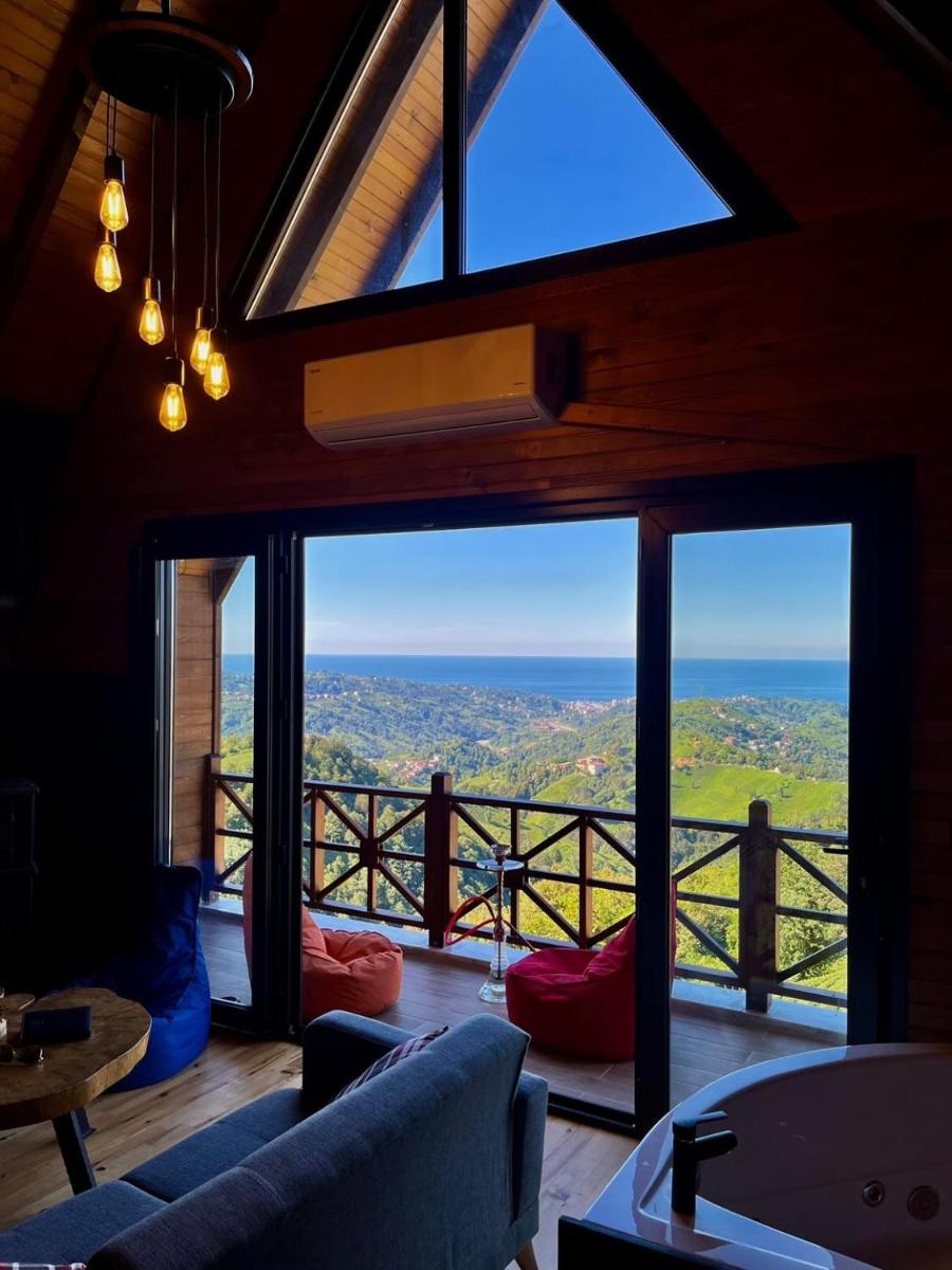 Moon House Bungalow - Housity