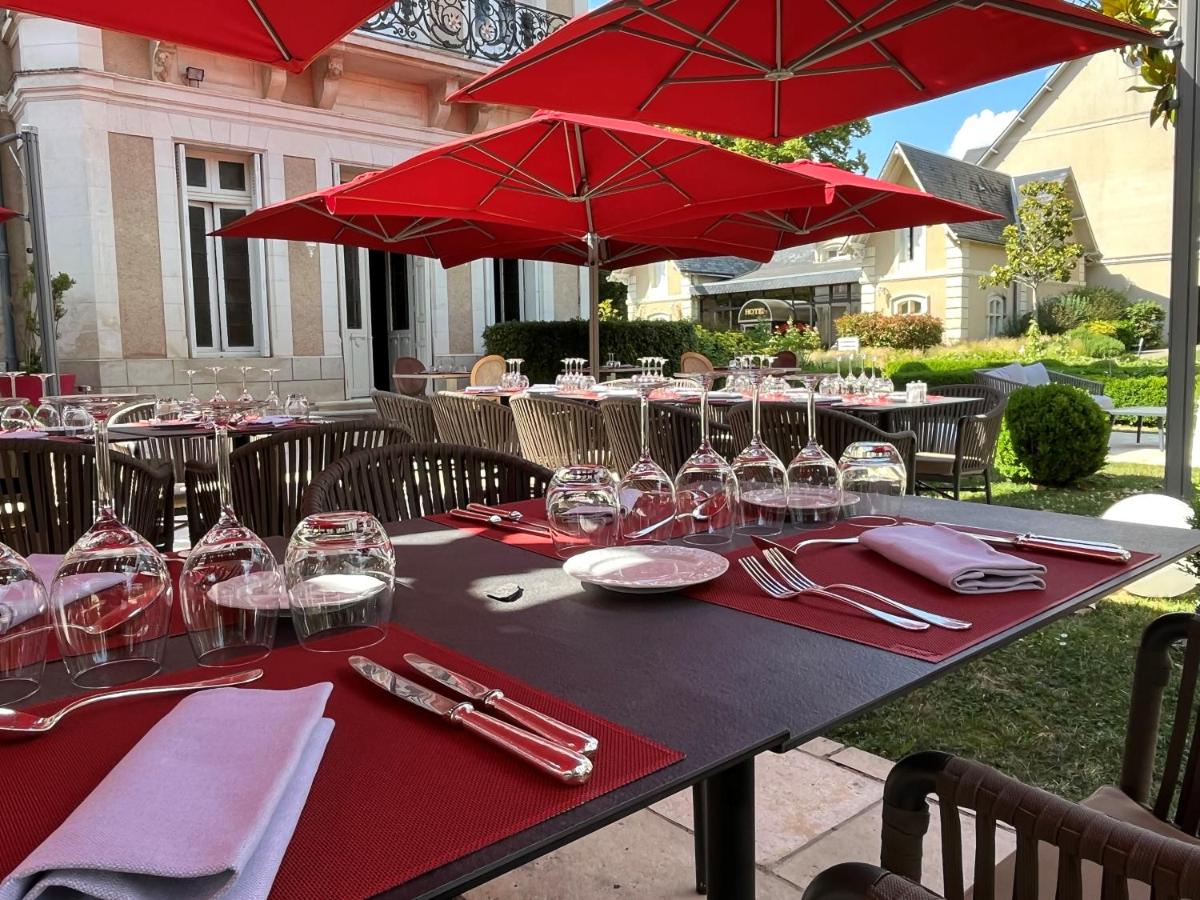 Restaurant ou autre lieu de restauration dans l'établissement Chateau du Clos de la Ribaudiere - Teritoria